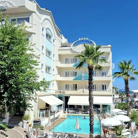 Luxor Beach Boutique Hotel Cattolica Ngoại thất bức ảnh