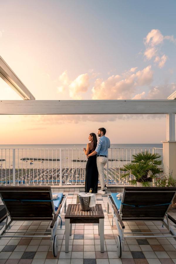 Luxor Beach Boutique Hotel Cattolica Ngoại thất bức ảnh