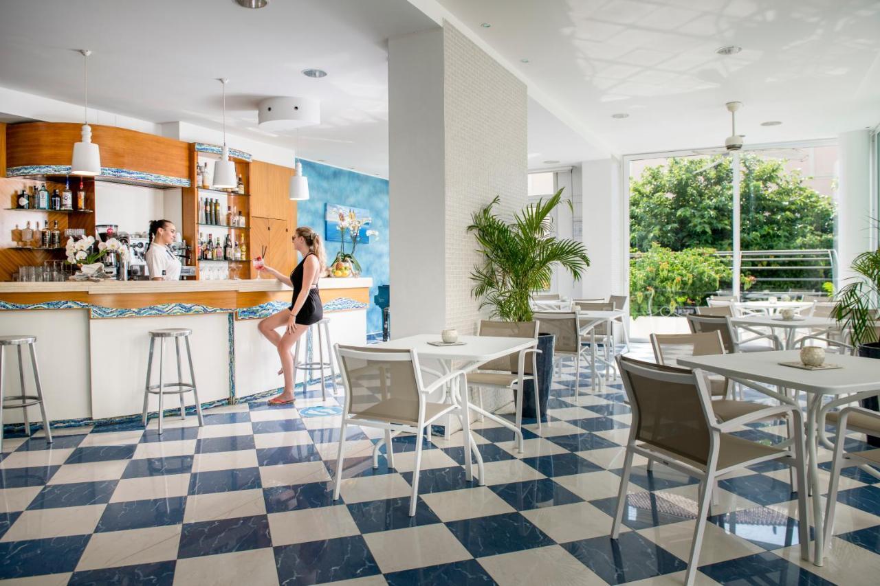 Luxor Beach Boutique Hotel Cattolica Ngoại thất bức ảnh