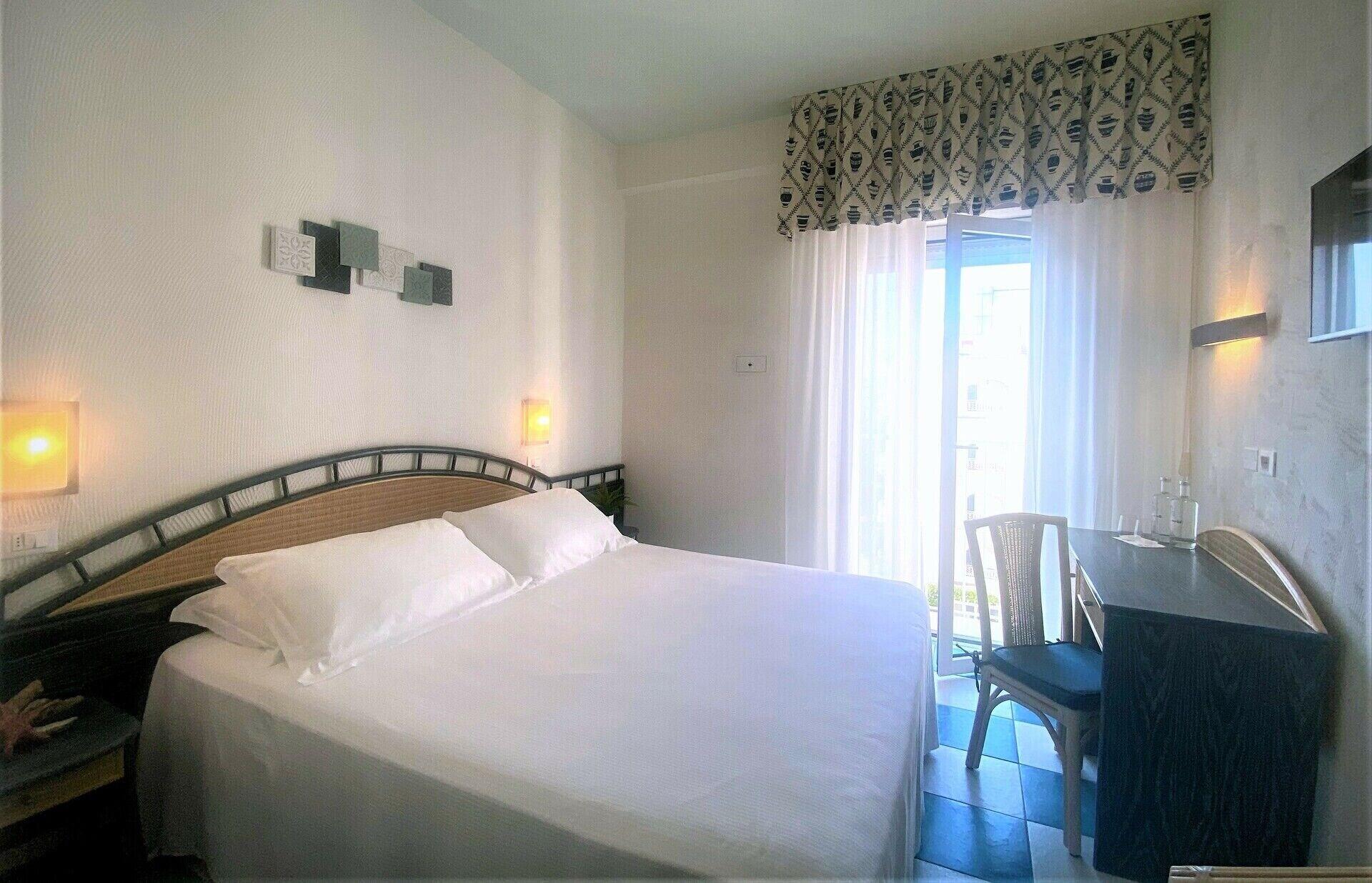 Luxor Beach Boutique Hotel Cattolica Ngoại thất bức ảnh