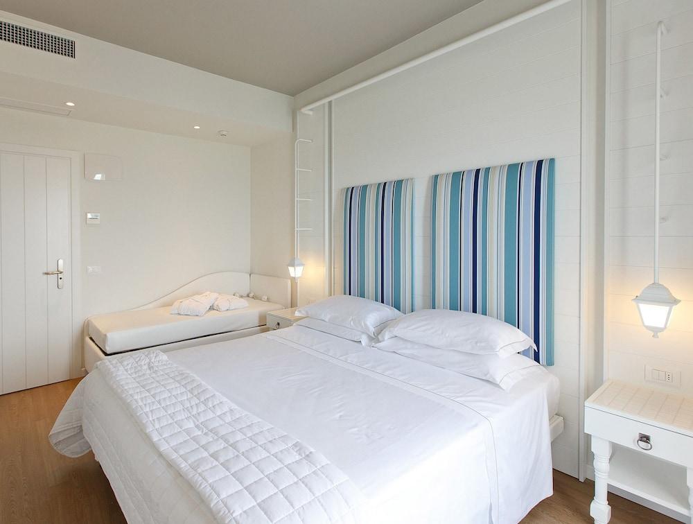 Luxor Beach Boutique Hotel Cattolica Ngoại thất bức ảnh