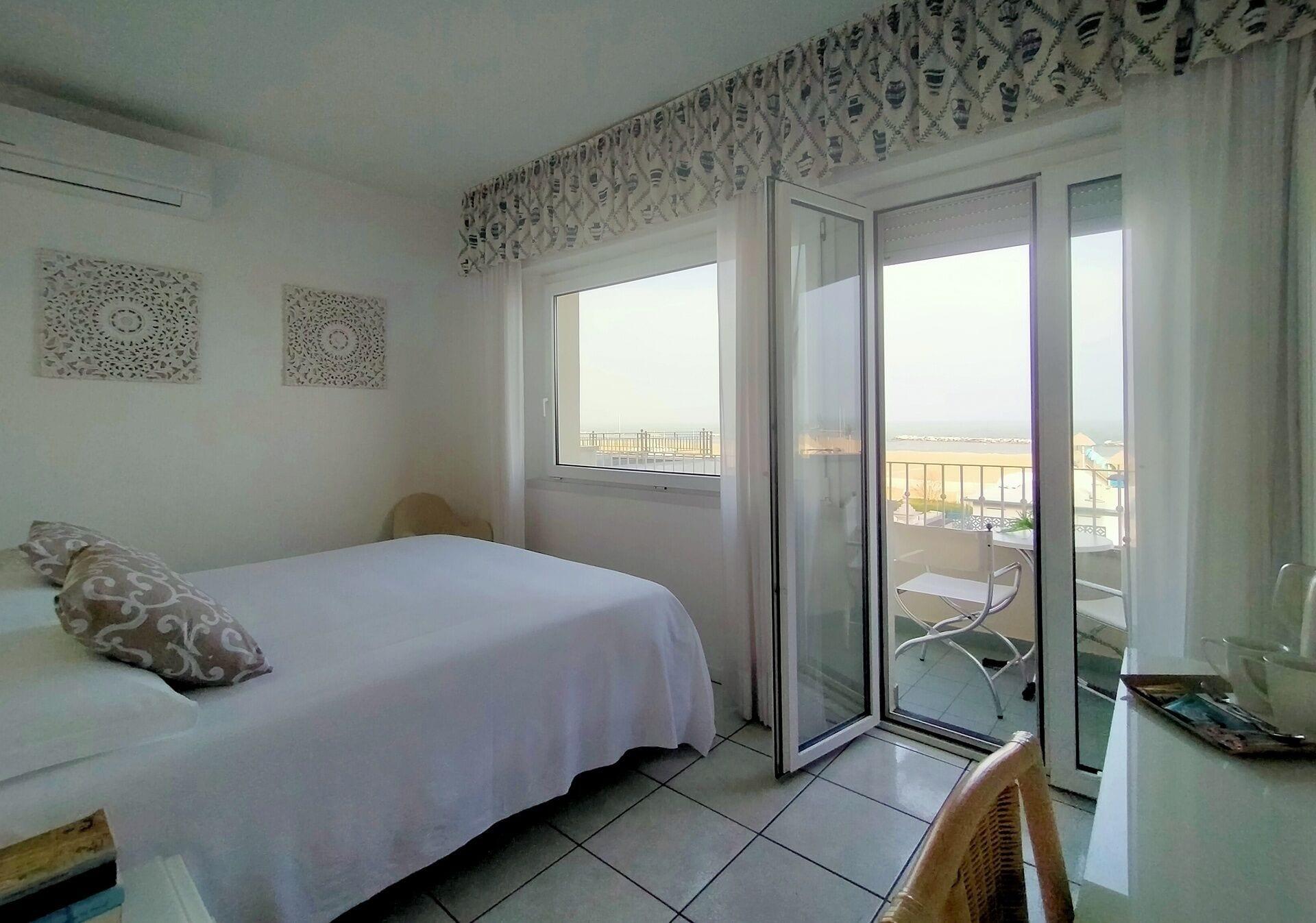 Luxor Beach Boutique Hotel Cattolica Ngoại thất bức ảnh
