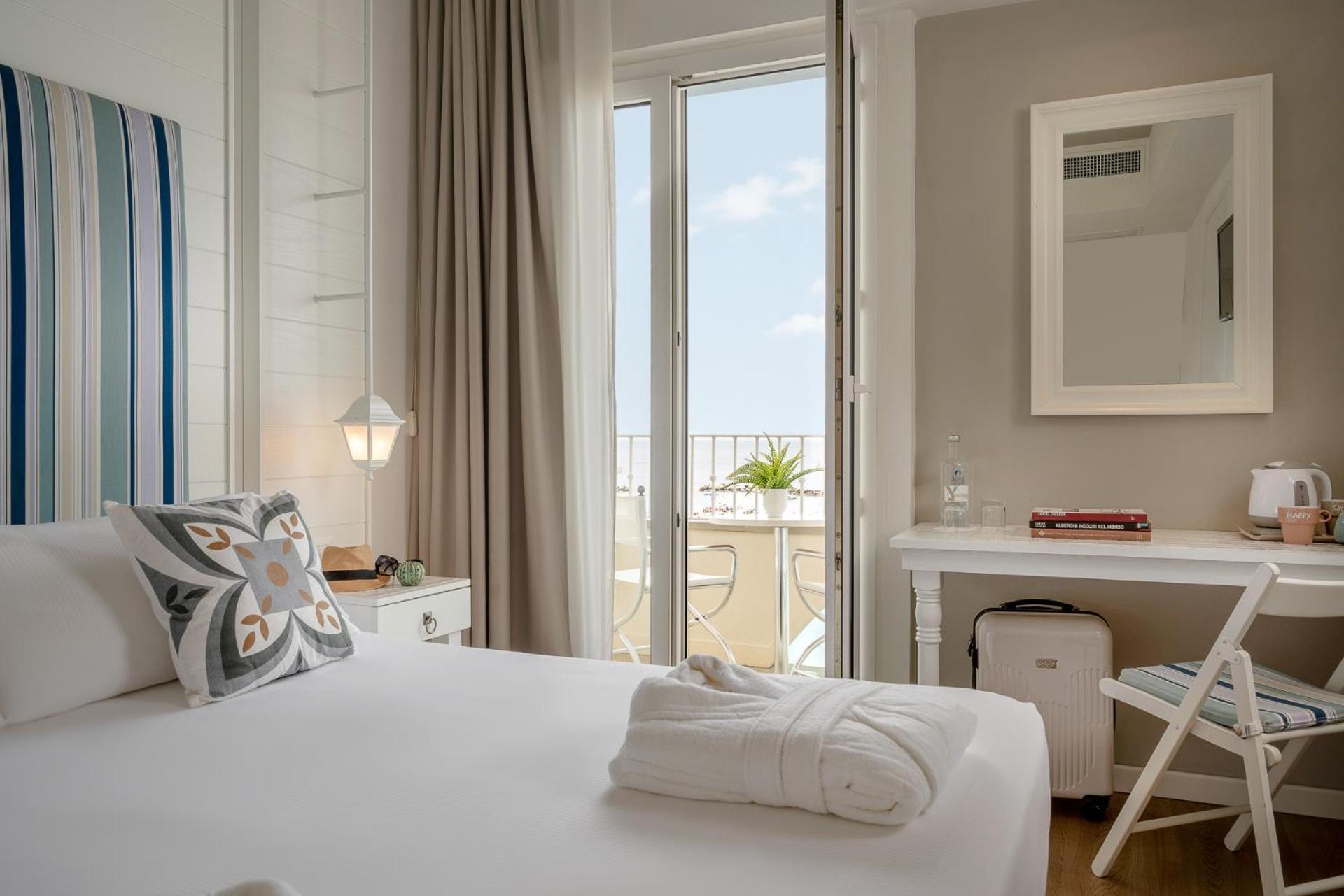 Luxor Beach Boutique Hotel Cattolica Ngoại thất bức ảnh