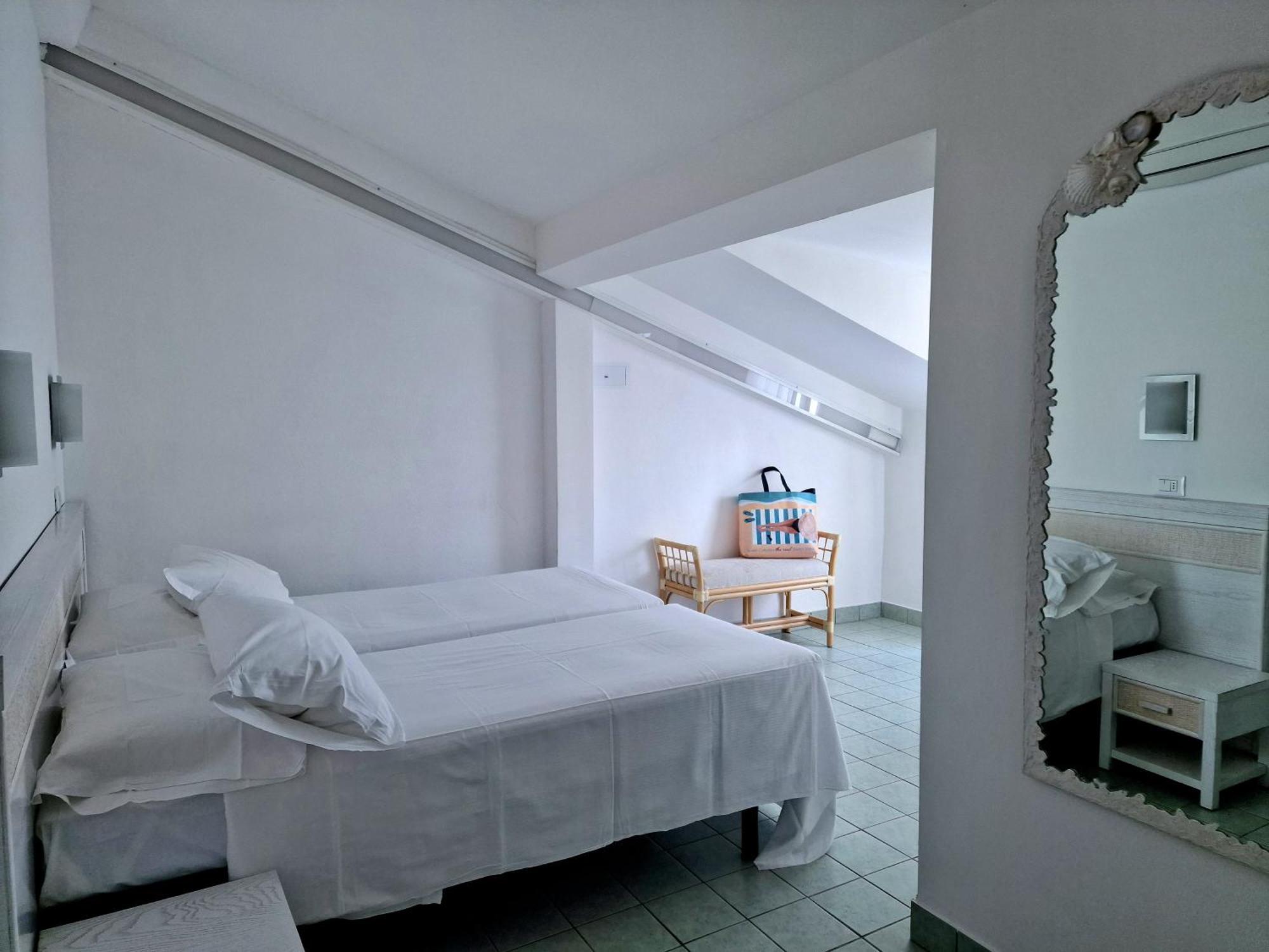 Luxor Beach Boutique Hotel Cattolica Ngoại thất bức ảnh