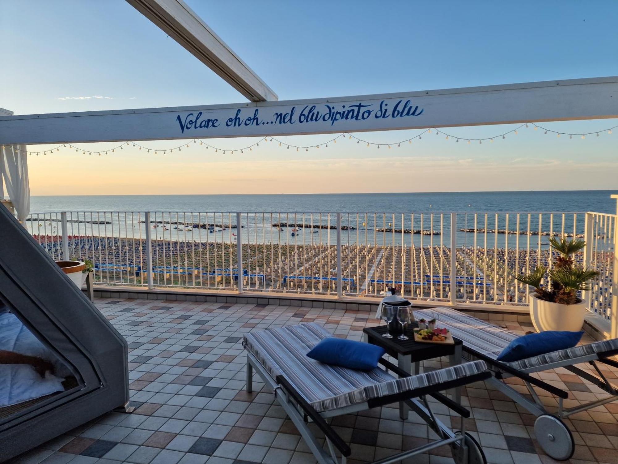 Luxor Beach Boutique Hotel Cattolica Ngoại thất bức ảnh