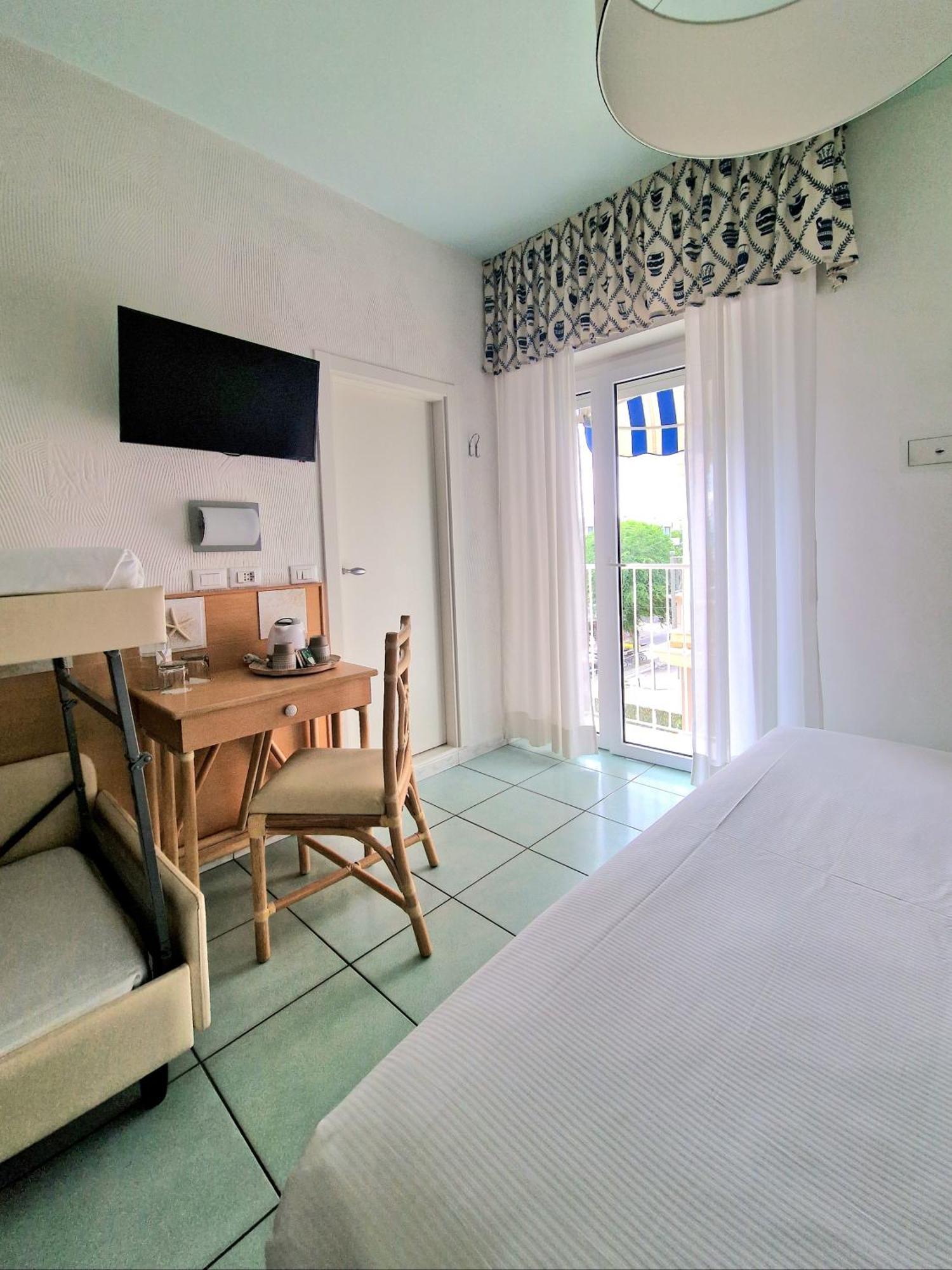 Luxor Beach Boutique Hotel Cattolica Ngoại thất bức ảnh